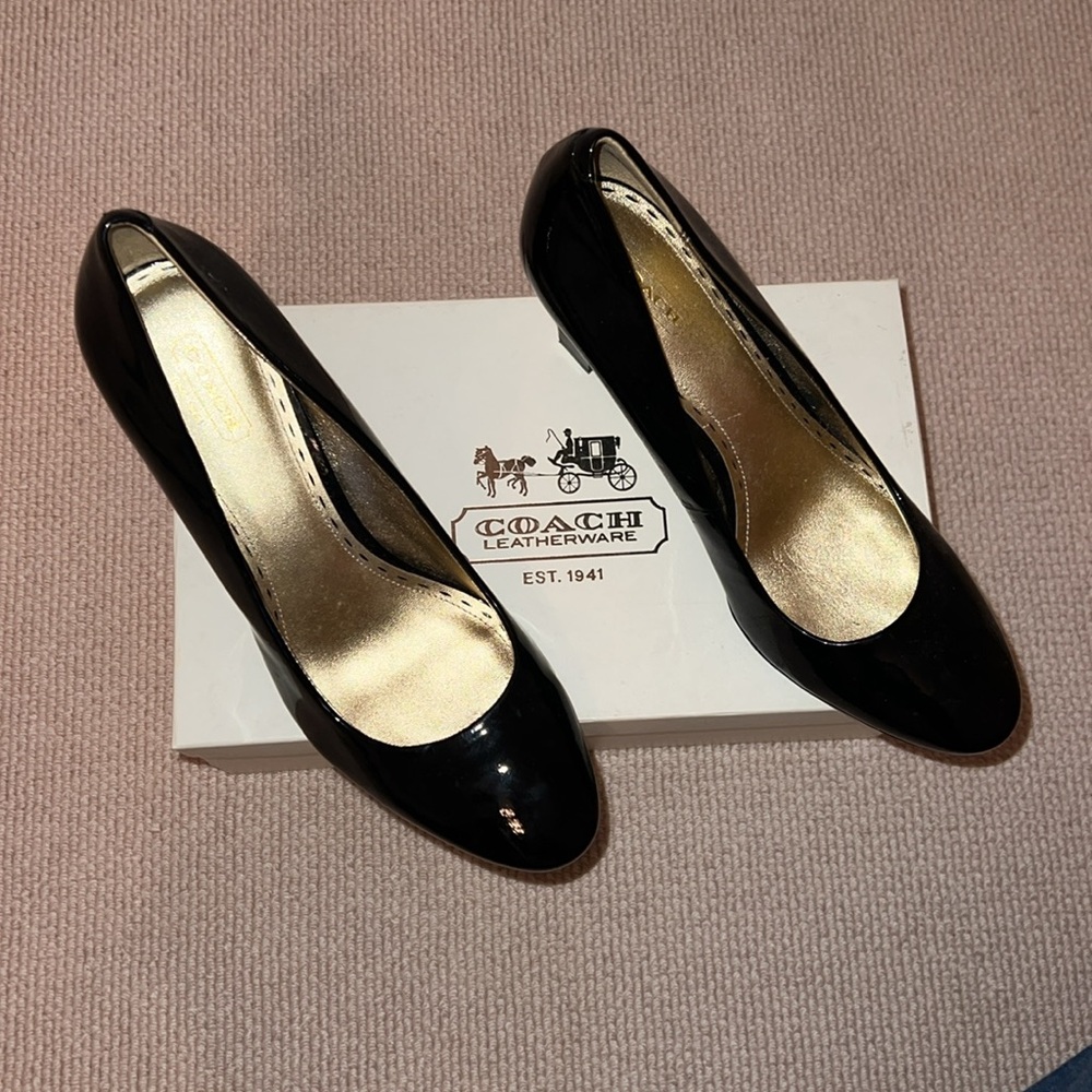 *NEVER WORN* Coach Sheri Patent Leather Black Heels - Picture 3 of 5